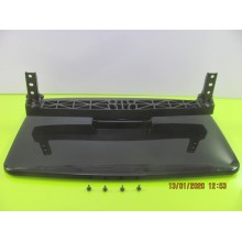 TOSHIBA: 46RV530U. BASE TV/STANDS