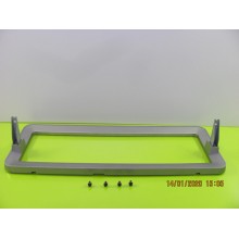 TOSHIBA: 50L3400UC. BASE TV/STANDS 