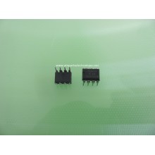 Power PWM Controllers ICE2QS03 DIP8 