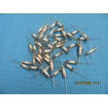 5 x 25mm Fusible Core Cylindrical Ceramic Tube Fuse Links 250V 5AMP AVEC DES JAMBES